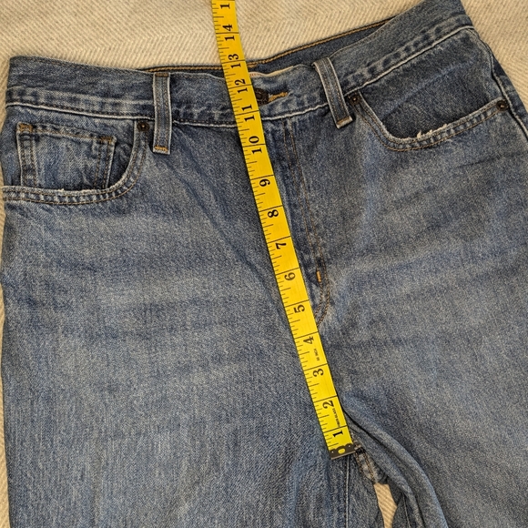 Levi's High-Waisted Straight Jeans - Size 28 - Picture 7 of 9
